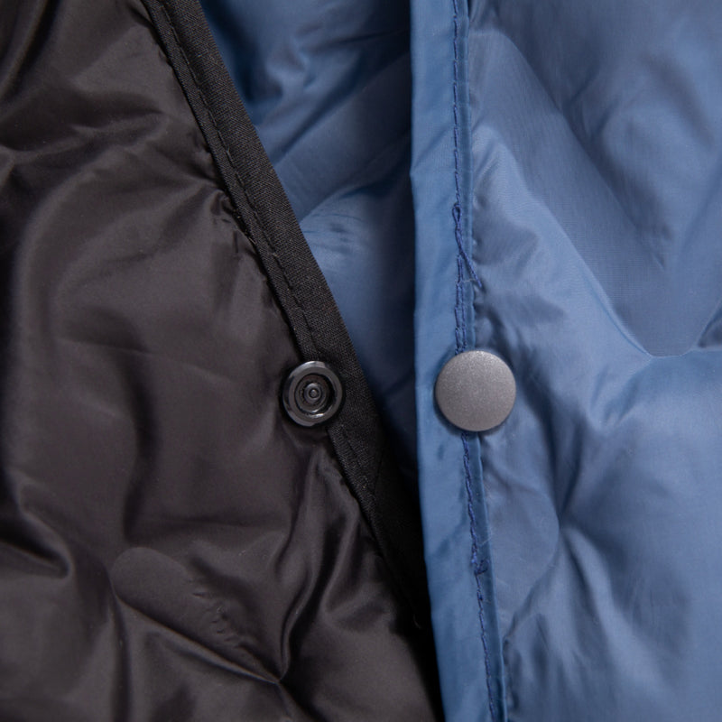 Laden Sie das Bild in Galerie -Viewer, ATEPA Wearable Camping Blanket Water-Resistant, Seamless Quilt, 78.7" x 57" PACKABLE & VERSATILE – CAMP TO COUCH