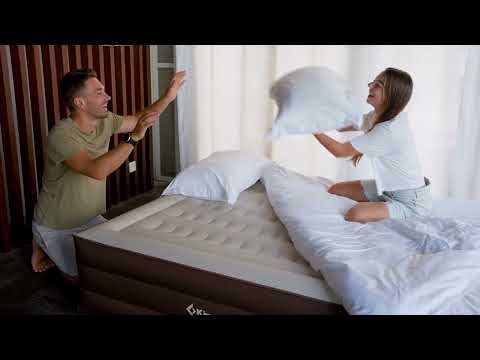 Load and play video in Gallery viewer, KingCamp CAMPER DELUX 45 Queen Inflatable Mattress Built in Automatic Pump