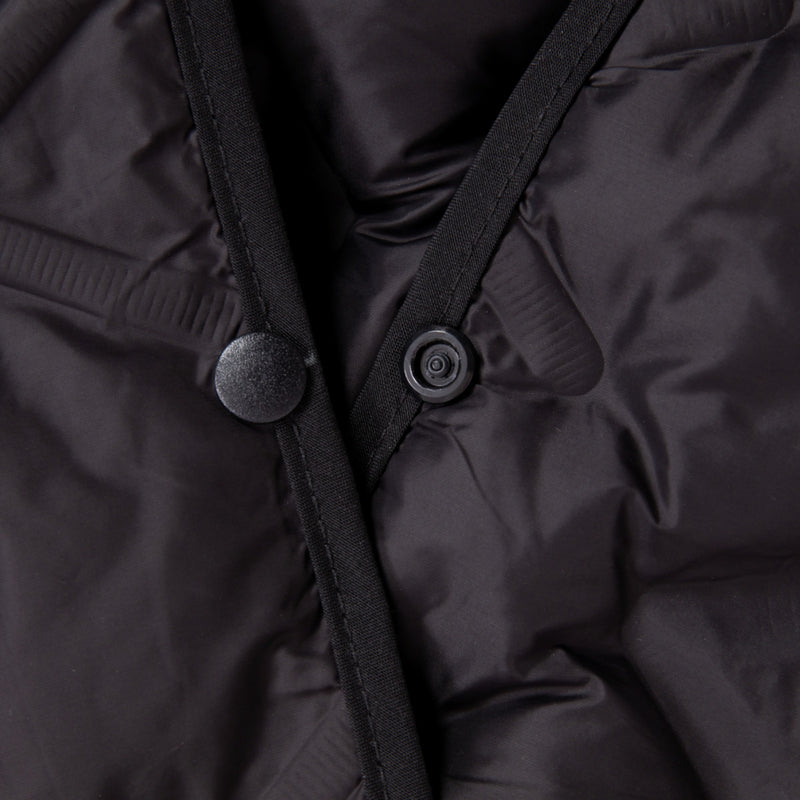 Laden Sie das Bild in Galerie -Viewer, ATEPA Wearable Camping Blanket Black
