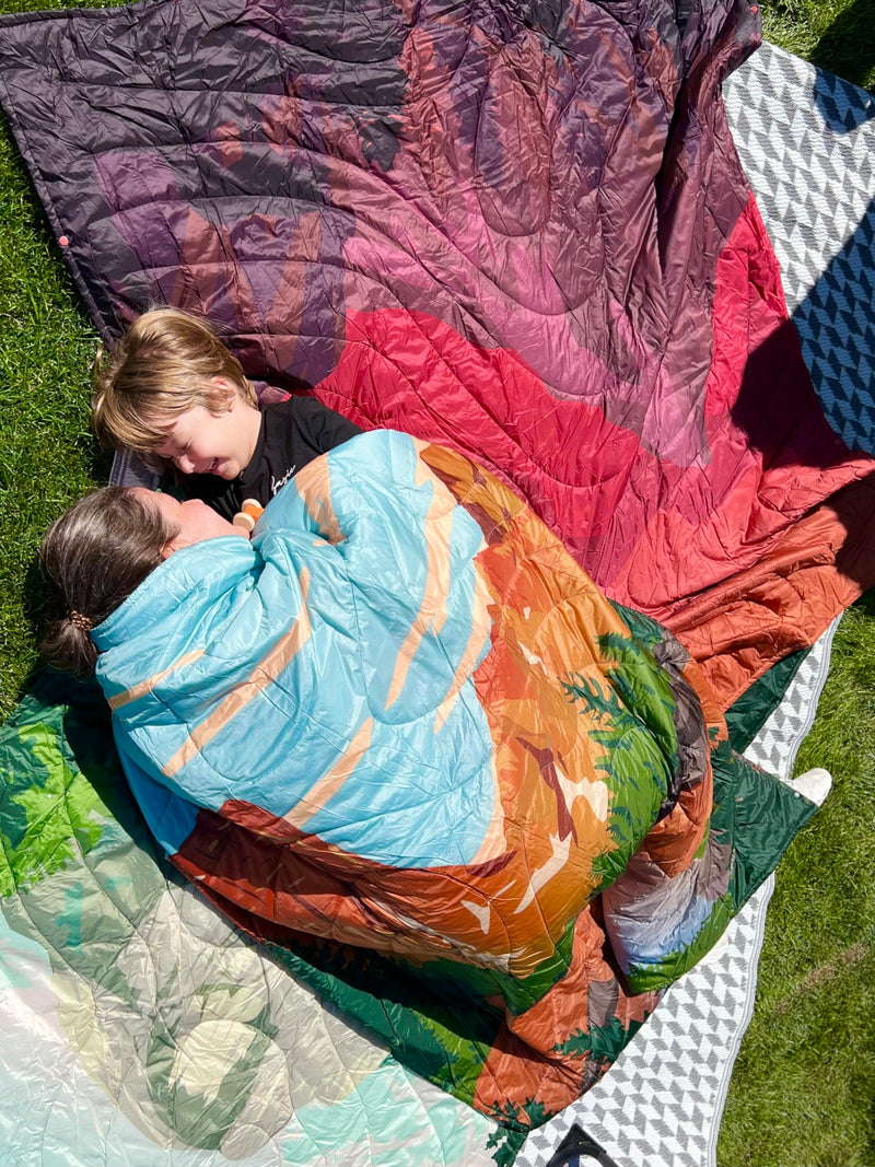 Load image into Gallery viewer, KingCamp Ultra-Lightweight Camping Blanket
